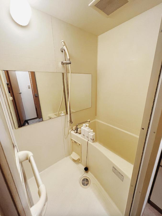 Yuri Guest House Осака Экстерьер фото